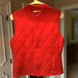 FAIRWAY & GREENE, MEDIUM, RED QUILTED ZIPPERED VEST JACKET